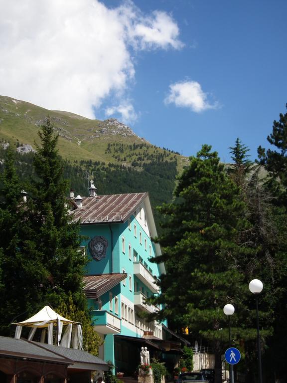 Hotel Fiordigigli LʼAquila Esterno foto